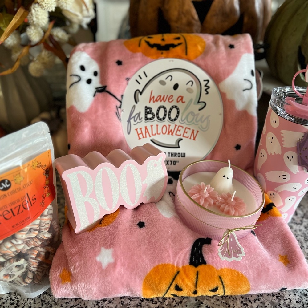 Faboolous Pink Halloween Ghost Blanket bundle